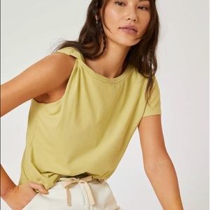 UNIQUE TEE! Asymmetrical Twist Sleeve T.